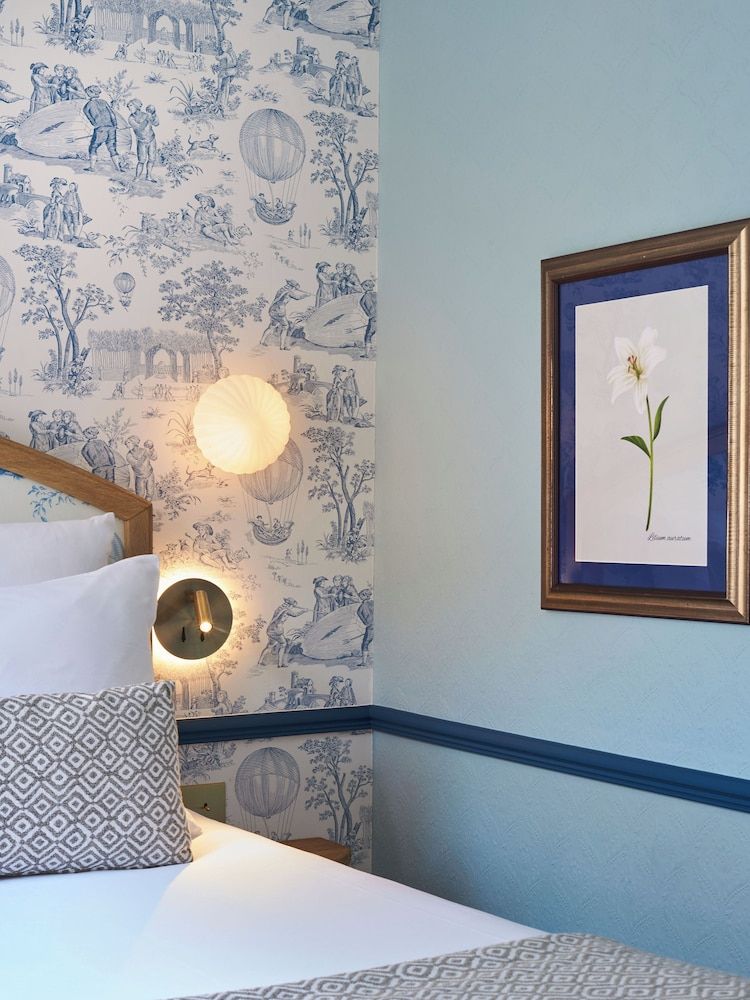 Hôtel de Neuve Le Marais by Happyculture Classic Double Room 4