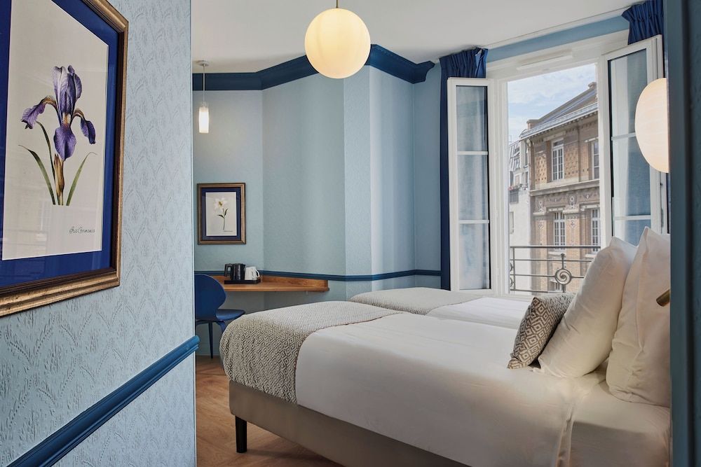 Hôtel de Neuve Le Marais by Happyculture Classic Double Room 3