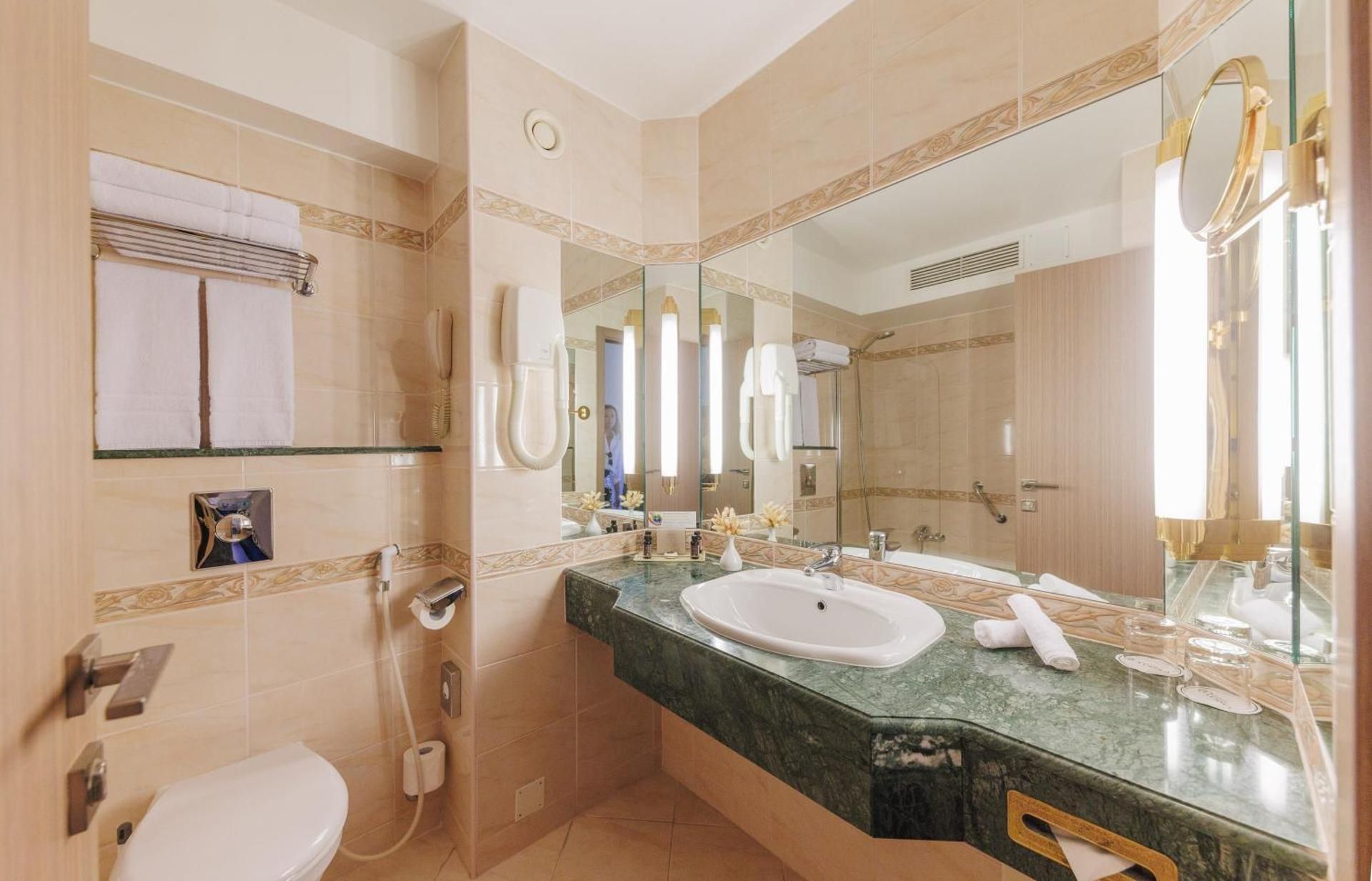 Deluxe Room with Panoramic Sea View
