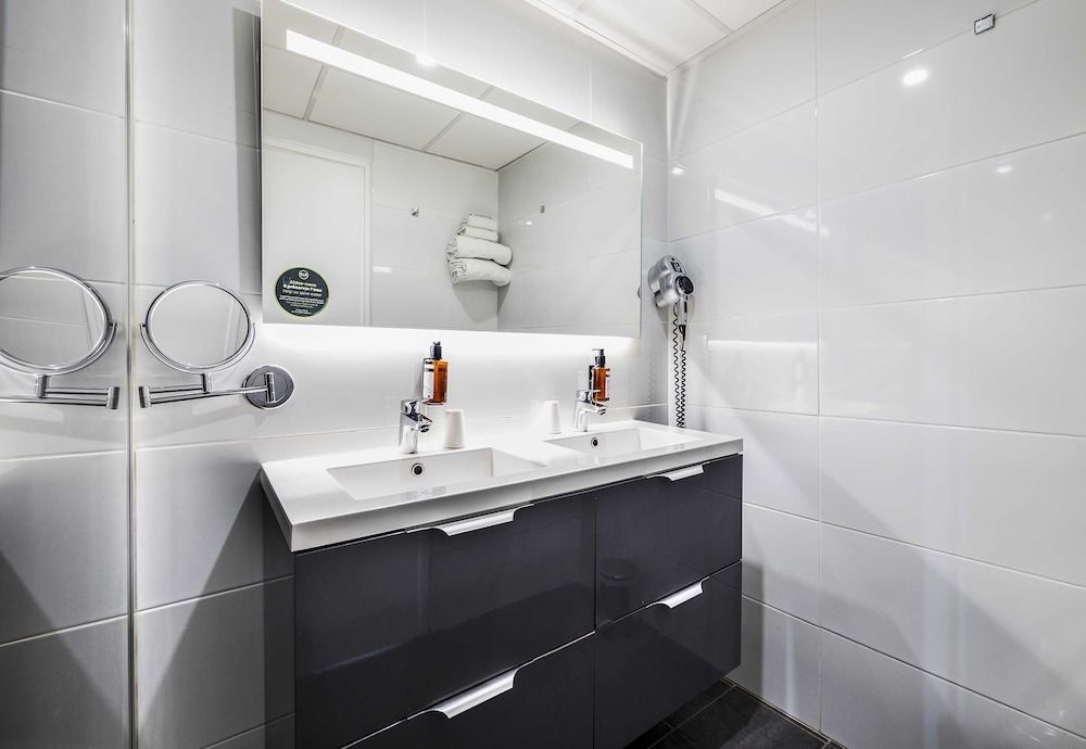 B&B HOTEL Perpignan Centre Triple Room 2