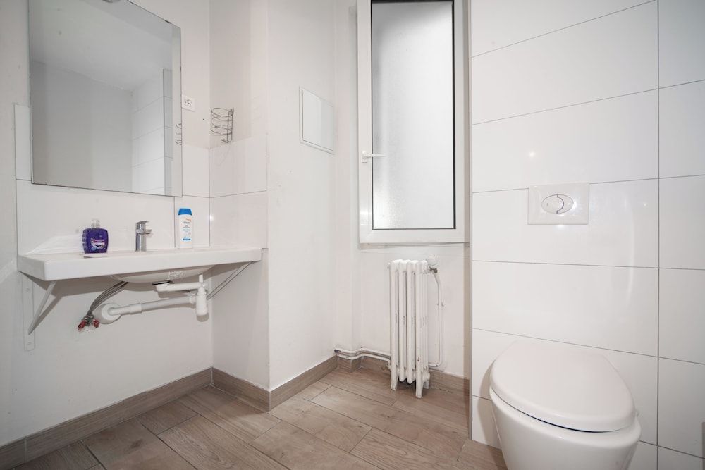 Enjoy Hostel One Bed in a Shared Dormitory, Women only (4 persons) 9