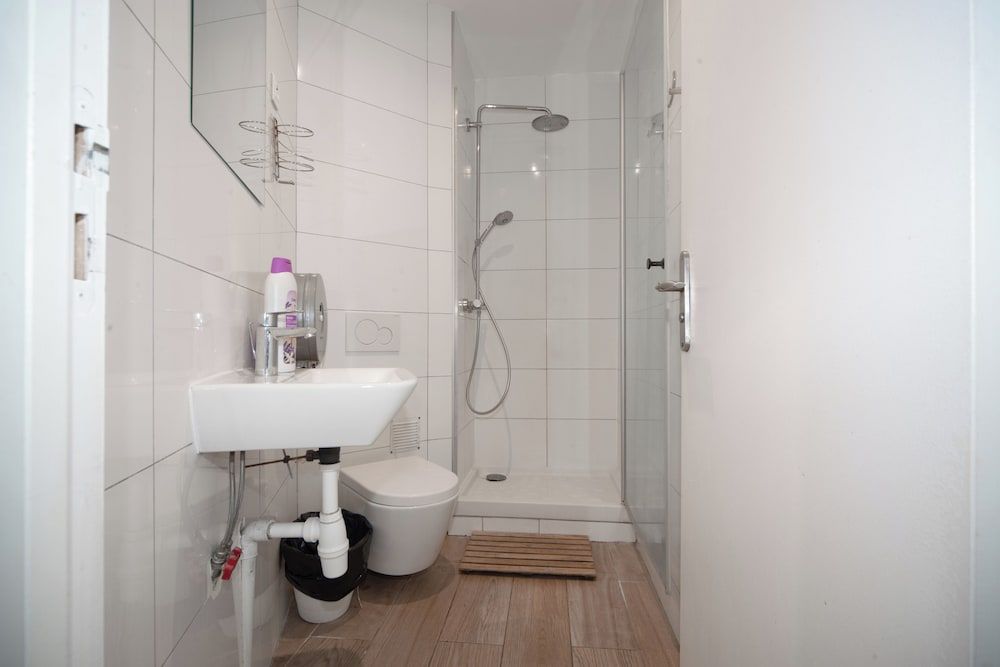 Enjoy Hostel One Bed in a Shared Dormitory, Mixed Dorm (8 persons) 10