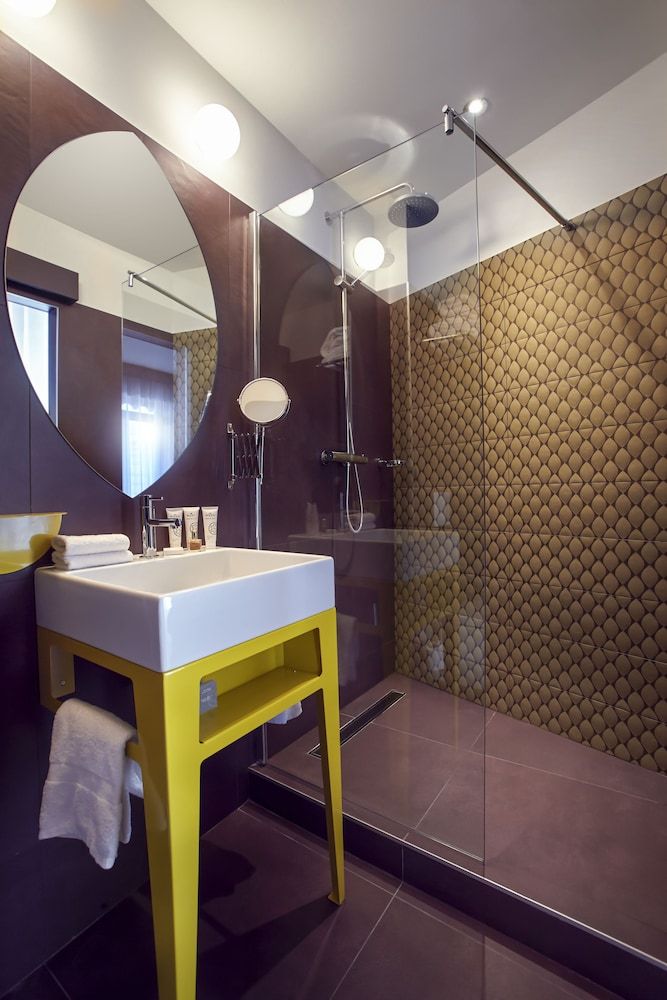 Grand Hôtel du Midi Deluxe room with terrace overlooking the place de la Comédie 5