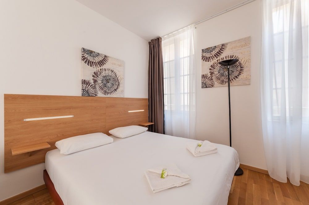 undefined Residhotel Vieux Port 8
