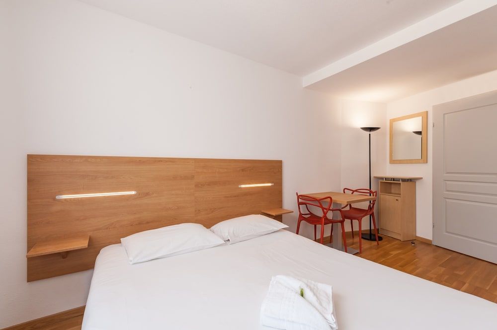 undefined Residhotel Vieux Port 5