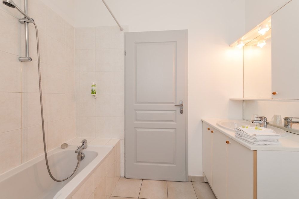 undefined Residhotel Vieux Port 10