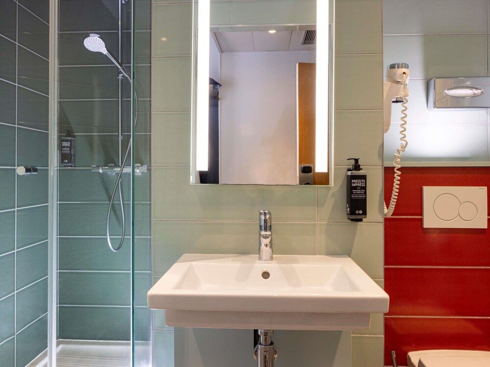 ibis Styles Paris Gare Saint Lazare Standard Room, 1 Double Bed 5