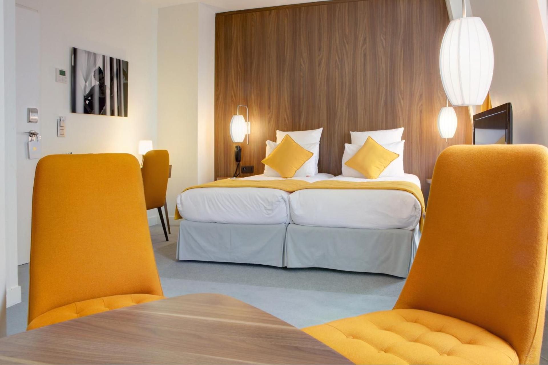 2 Single Beds, Junior Suite, Queen Sofabed