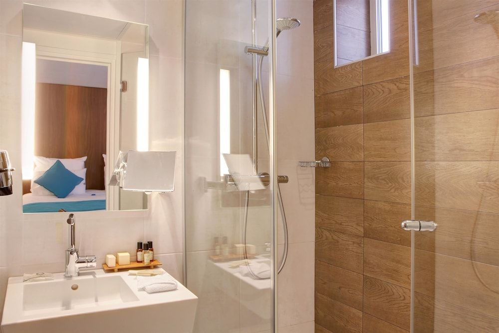 Best Western Plus 61 Paris Nation Hotel Superior Room, 2 Twin Beds 9