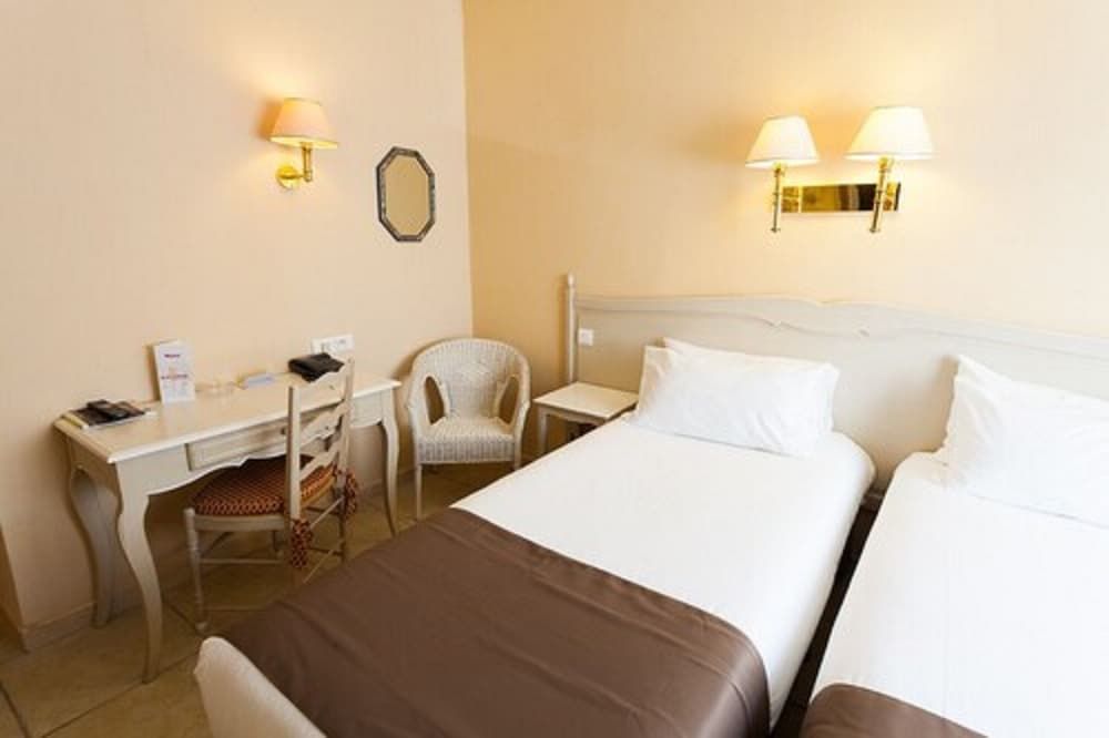 Hôtel Nîmotel Standard Double or Twin Room 4