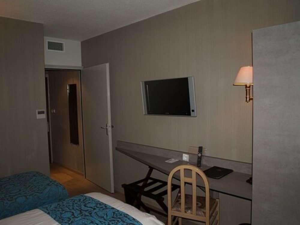 Hôtel Nîmotel Superior Triple Room 7