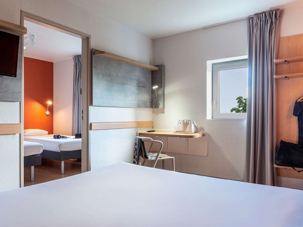 Triple Room, Multiple Beds