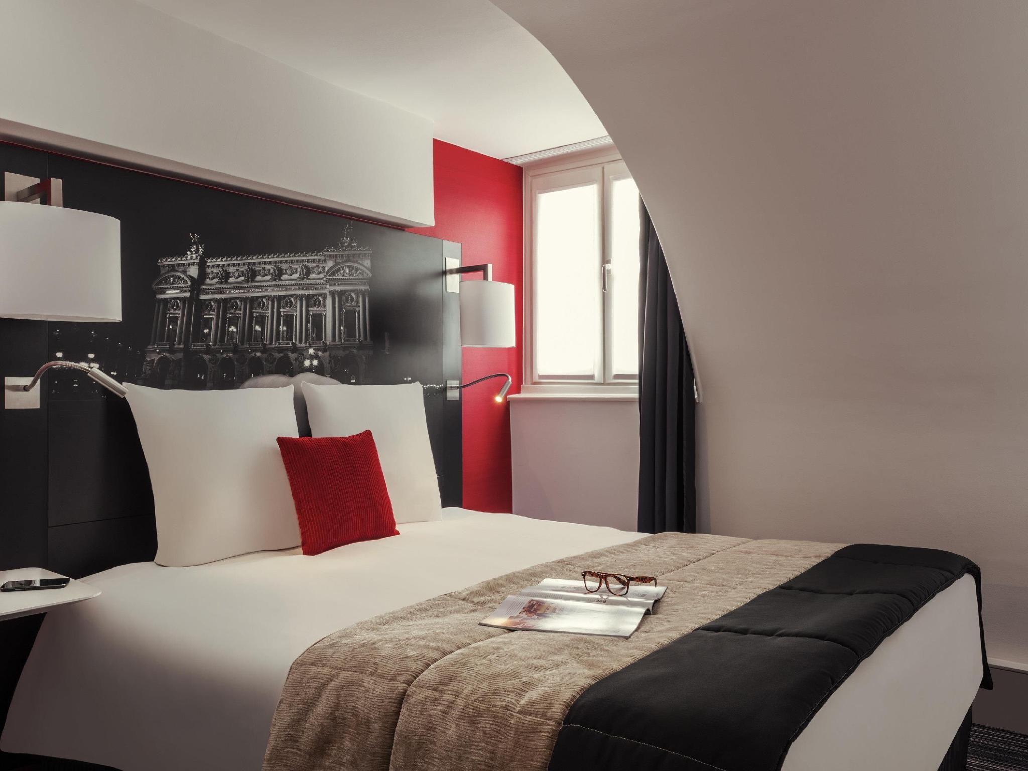Mercure Paris Opéra Louvre Classic Double Bed 2
