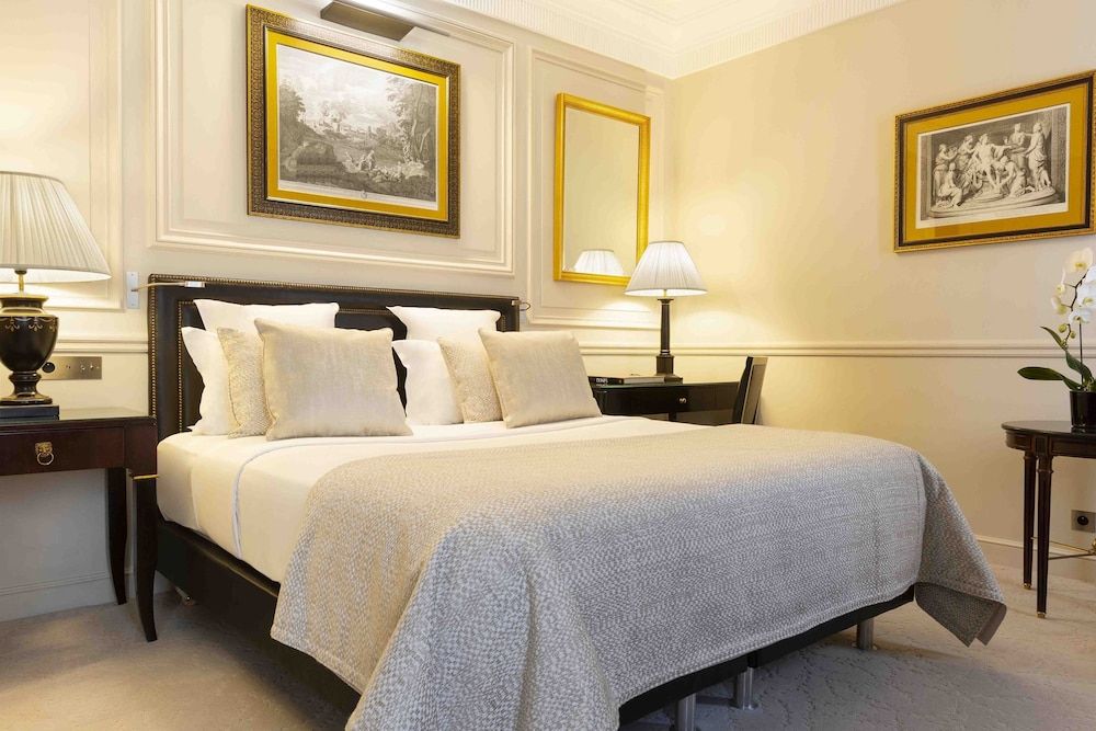 undefined Hôtel Francois 1er 4