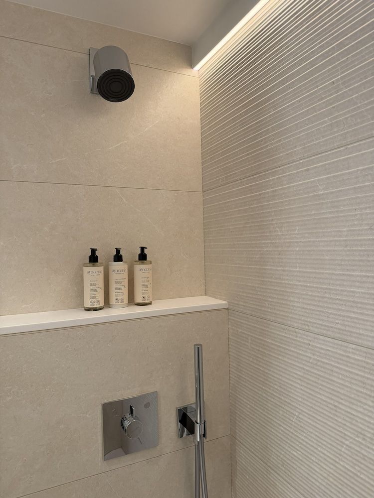 Chalgrin Boutique Hotel Superior Room 4