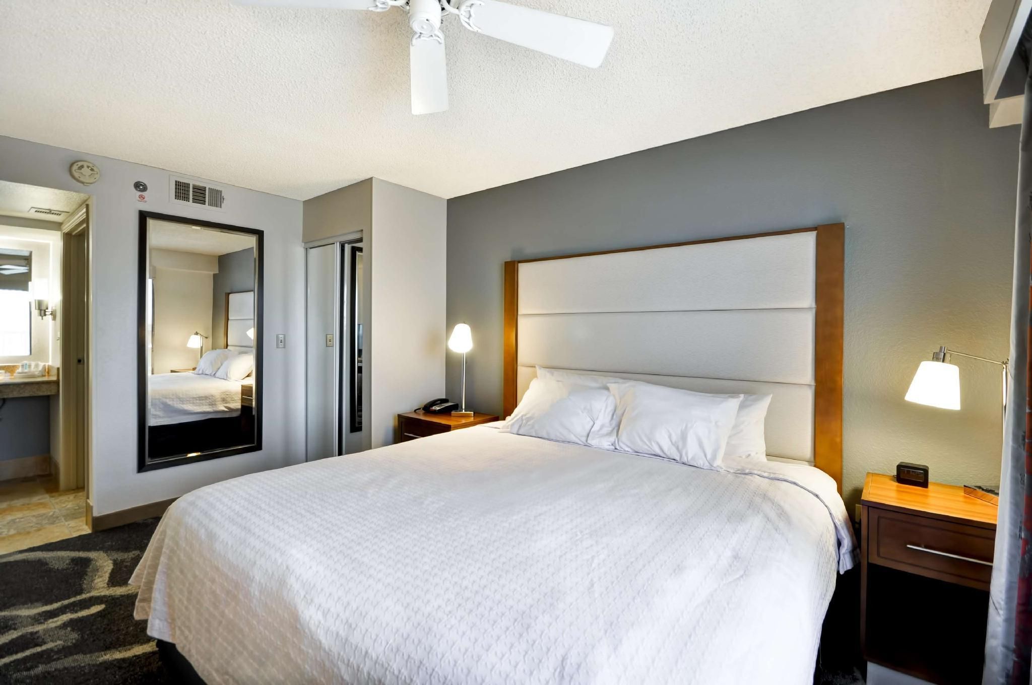 undefined Homewood Suites by Hilton Phoenix - Biltmore 5