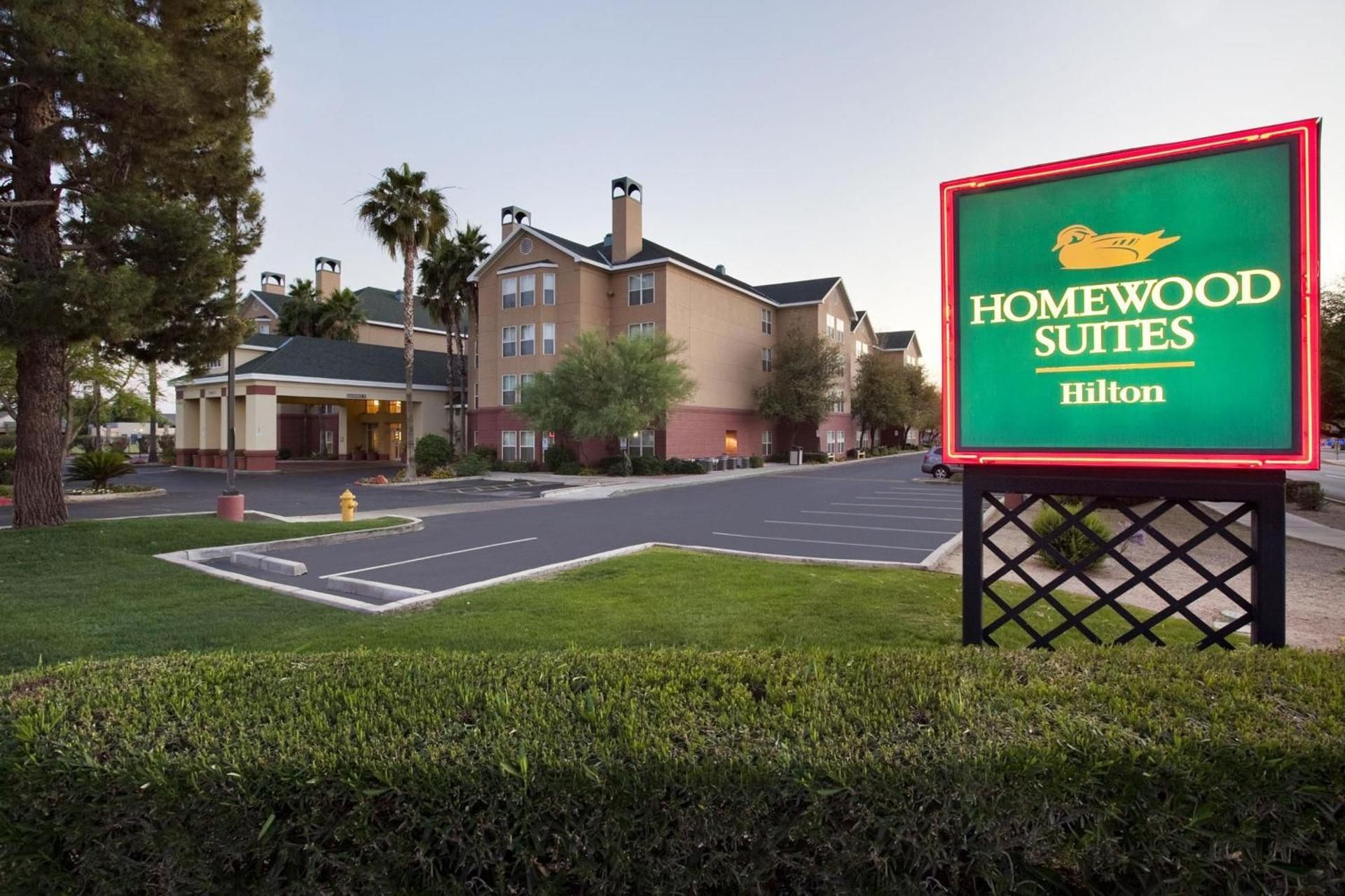 undefined Homewood Suites by Hilton Phoenix - Biltmore