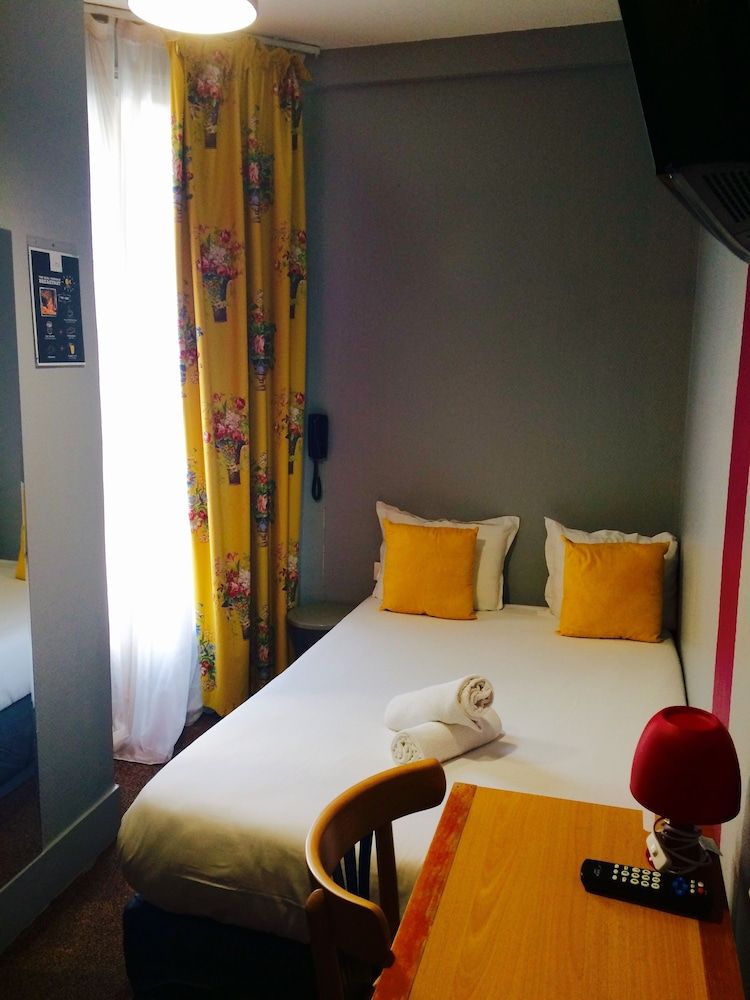 Arty Paris Porte de Versailles by River - Hostel Economy Double Room 2