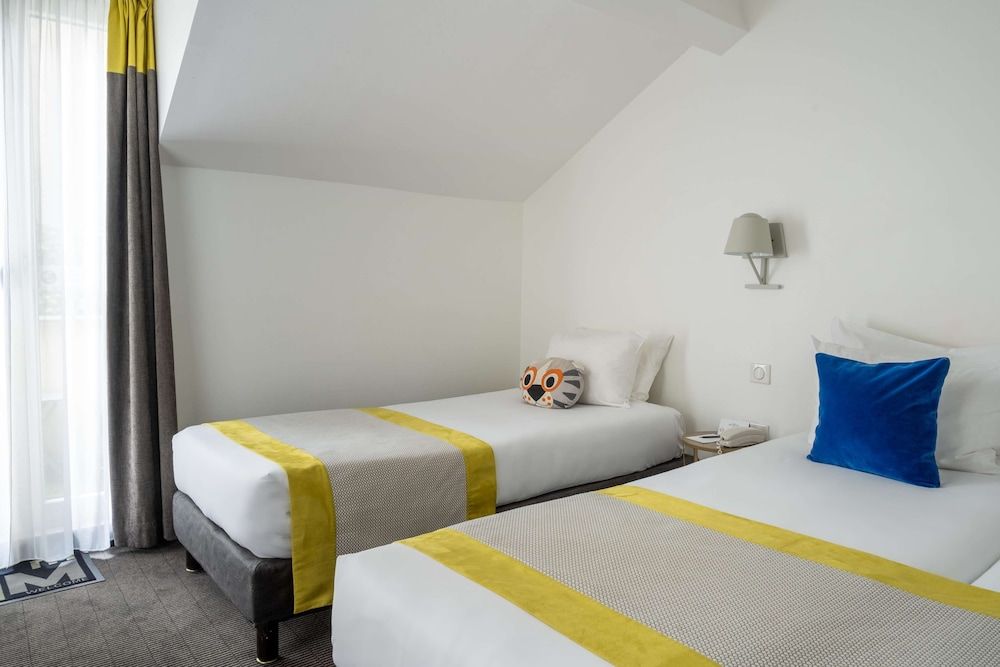 Hôtel George - Astotel Triple Room, terrace - Free soft minibar, courtesy tray, Chromecast - Digital press