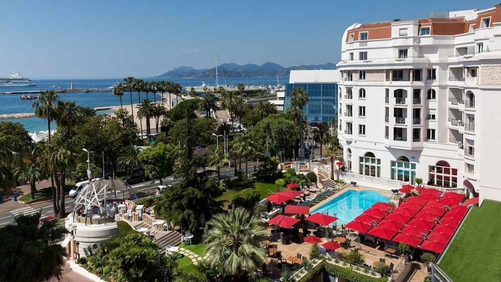 undefined Hôtel Barrière Le Majestic Cannes 4
