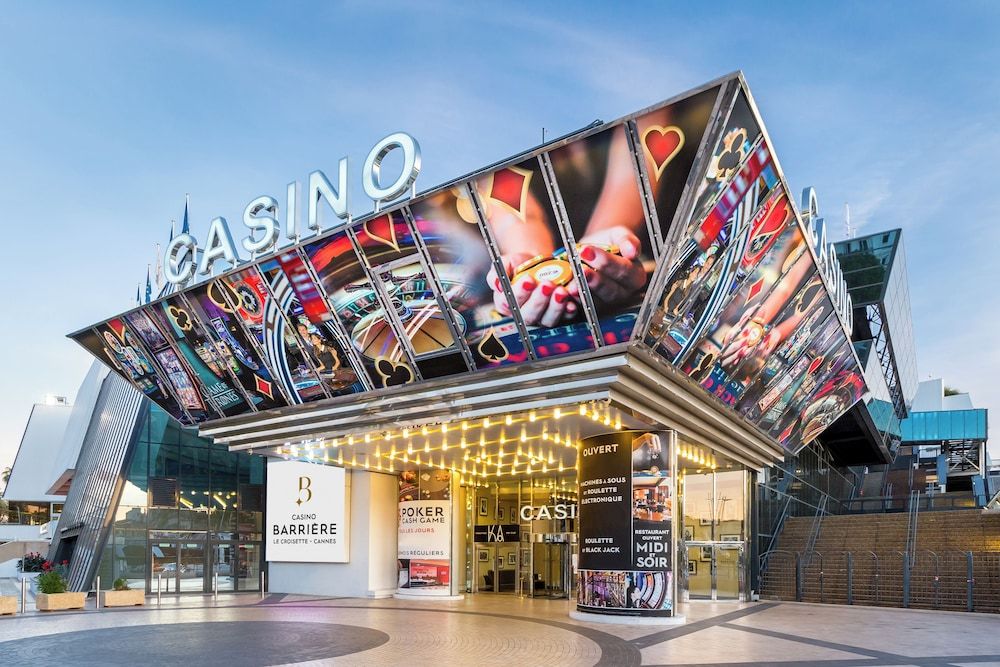 undefined Hôtel Barrière Le Majestic Cannes 3