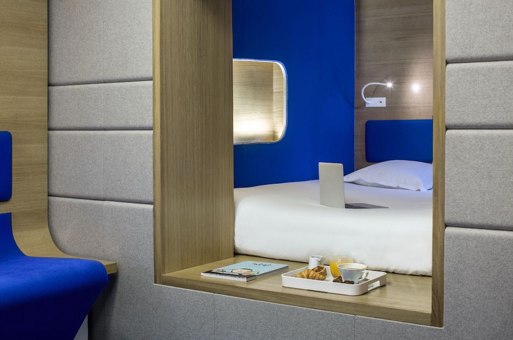 Hotel Odyssey Deluxe Double Room (galileO) 2