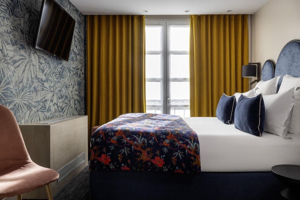 Maxim Opéra Classic Room 8