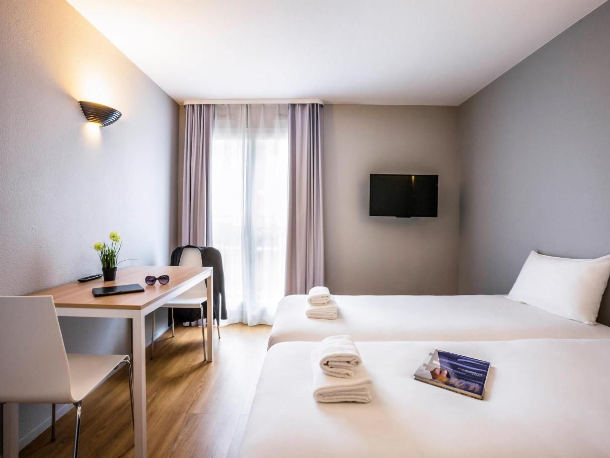 2-person Comfort Studio