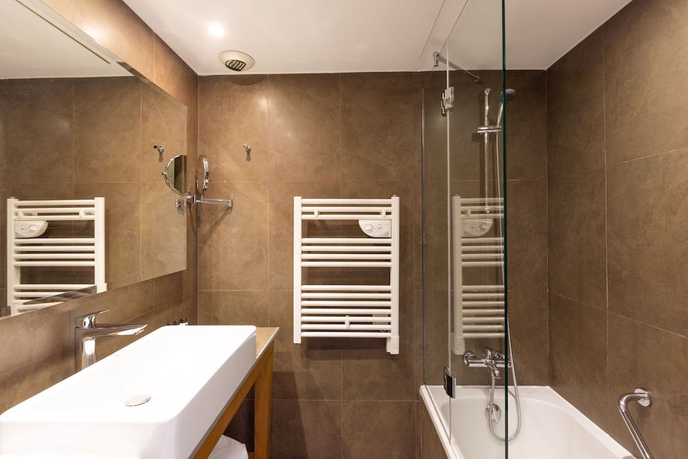 undefined Luxotel Cannes 10