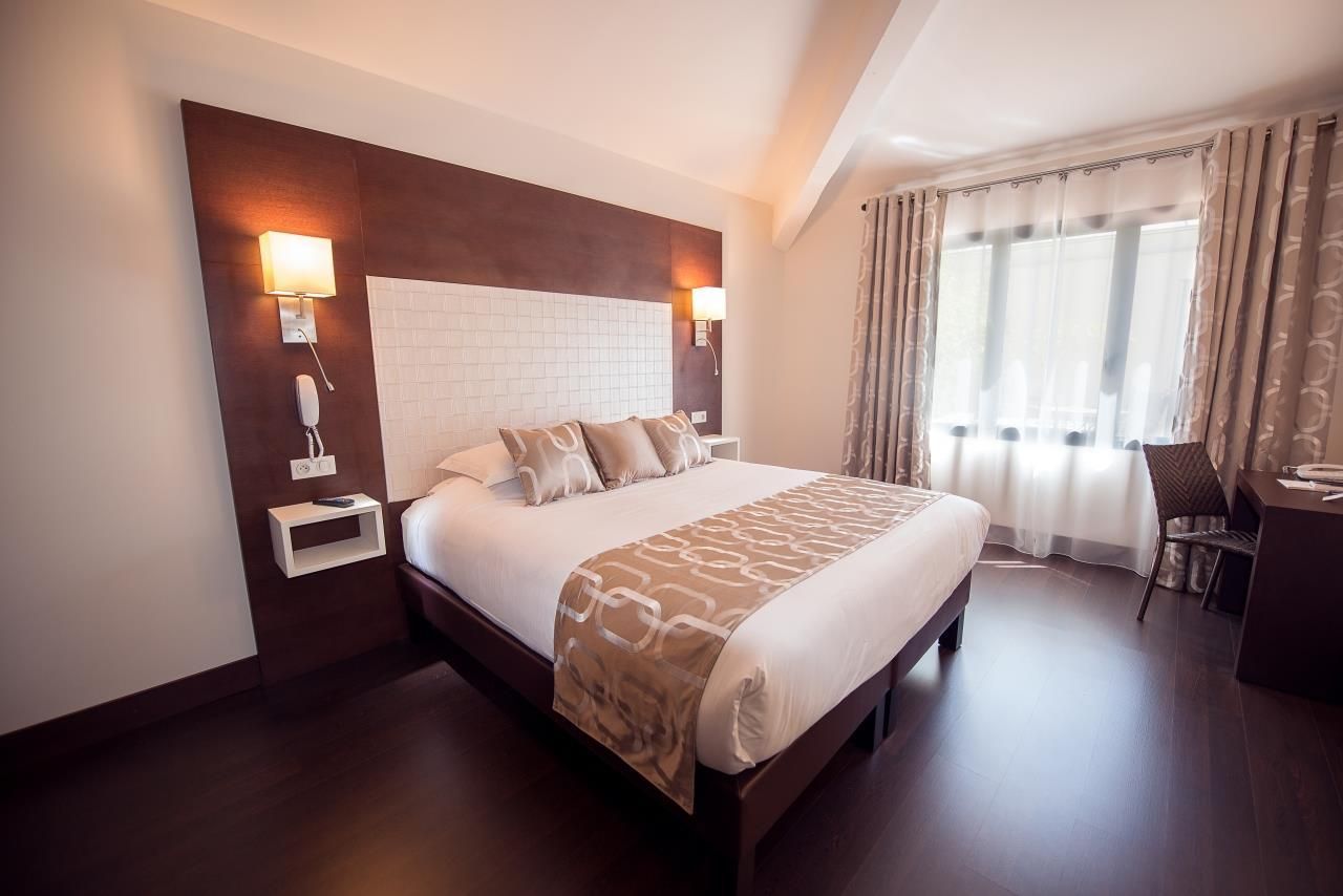 Best Western Plus Cannes Riviera & Spa 1 Queen Bed, Classic Room 2