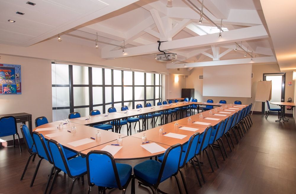 undefined BEST WESTERN PLUS CANNES RIVIERA & SPA 8