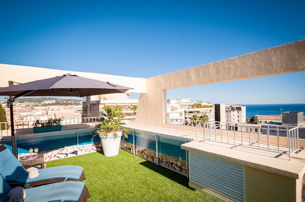 Sundeck