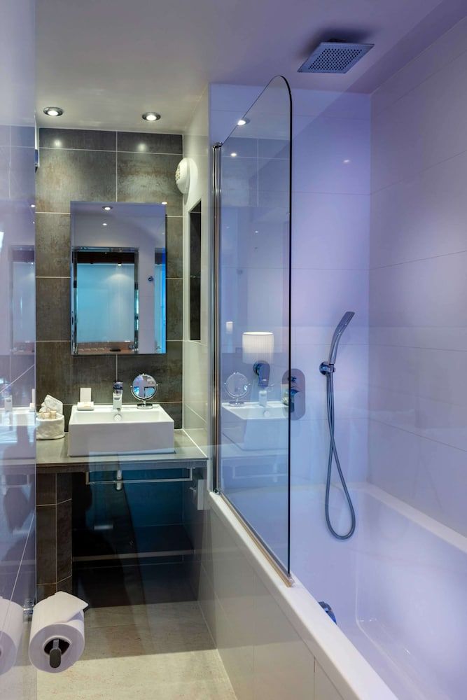 Best Western Plus Le Lavarin Superior Room, 1 King Bed, Non Smoking, Balcony 6