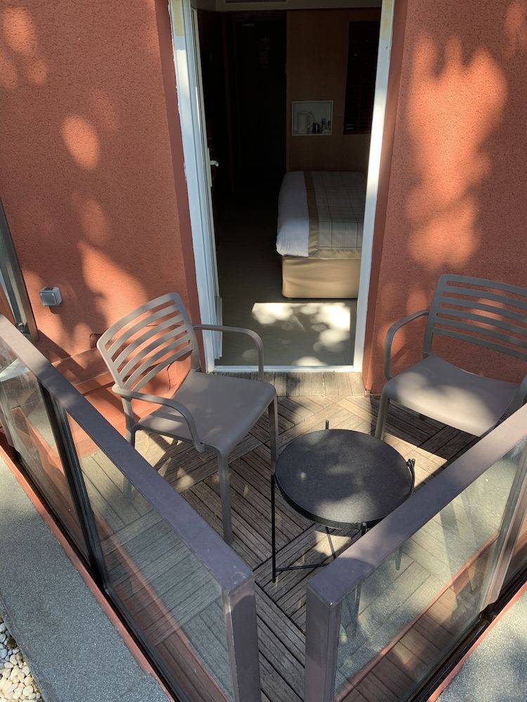 Best Western Plus Le Lavarin Superior Room, 1 King Bed, Non Smoking, Balcony 3