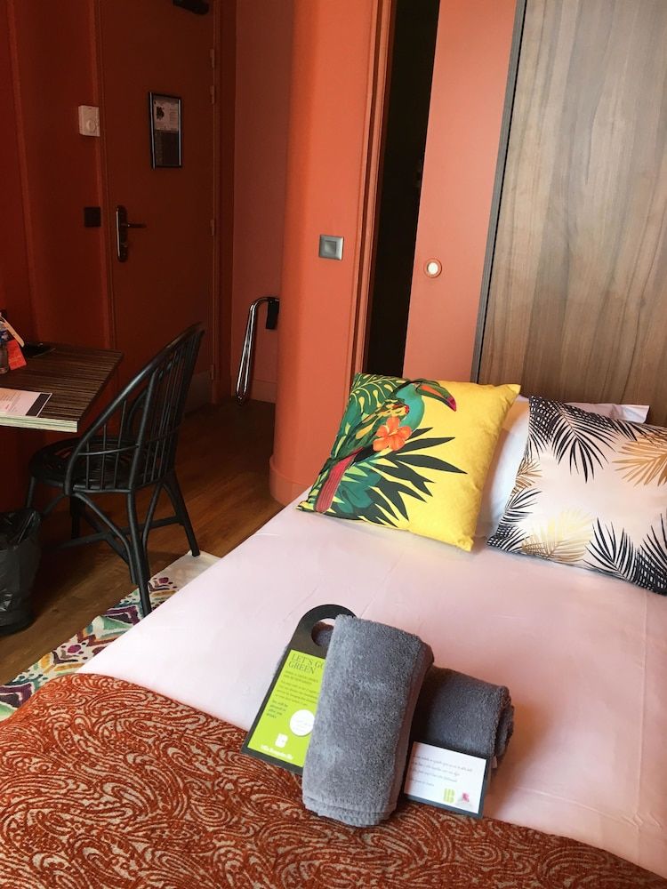 Villa Bougainville by Happyculture