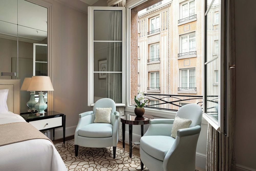 Prince de Galles, a Luxury Collection Hotel, Paris Art Dco King 8