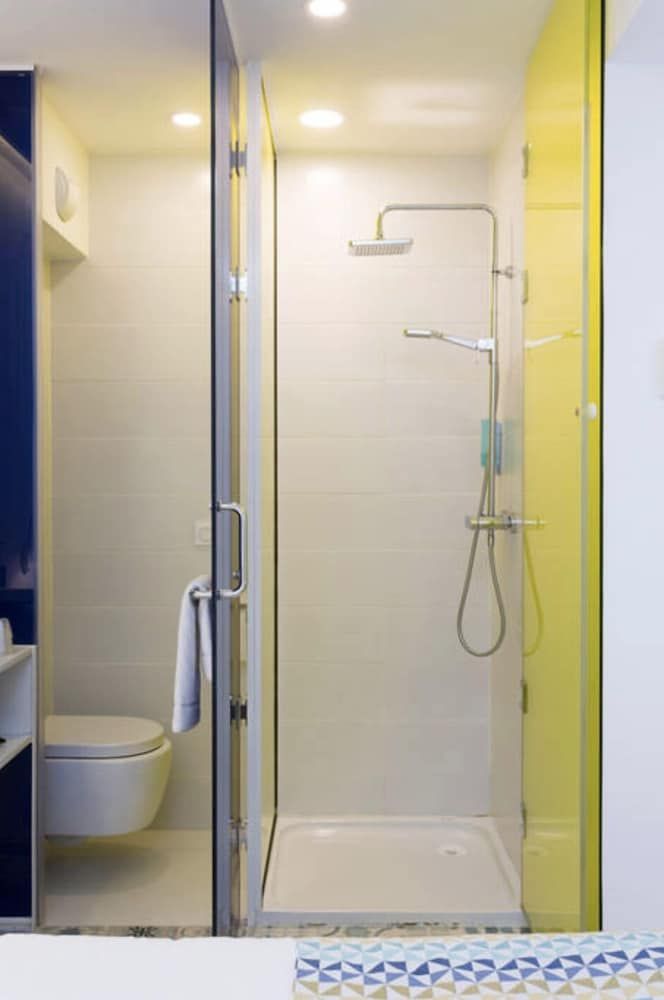 Atypik Hôtel Double Room (Private Spa access 45 min) 13