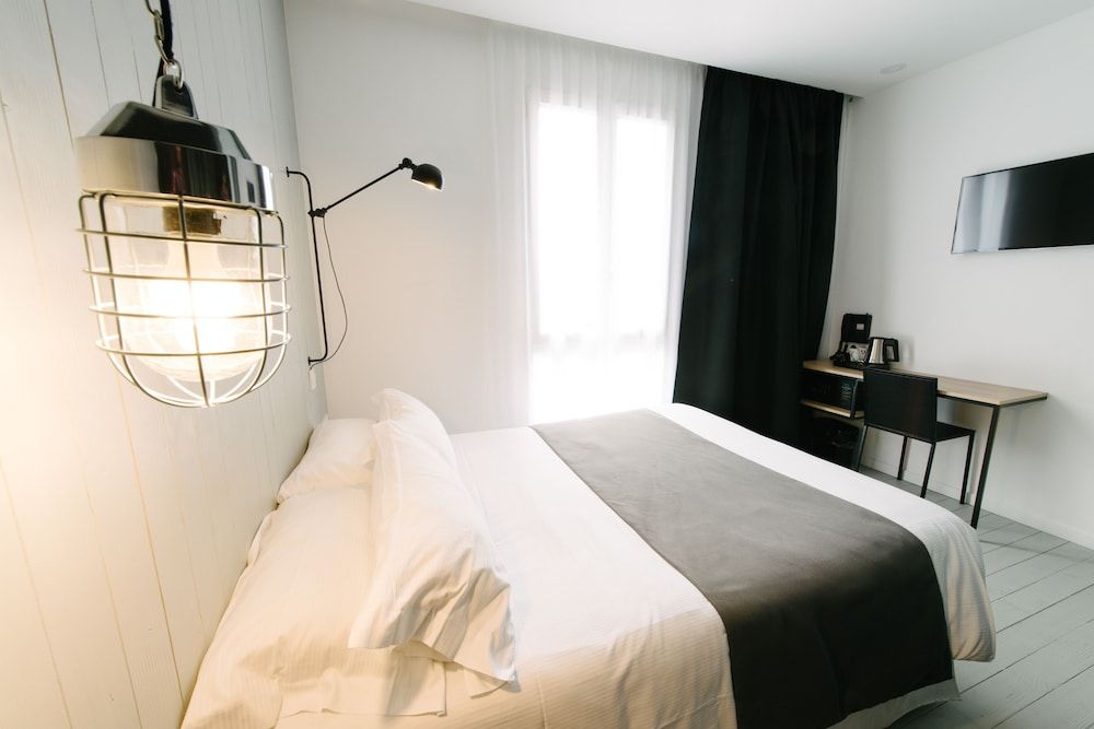 Atypik Hôtel Double Room (Private Spa access 45 min) 2