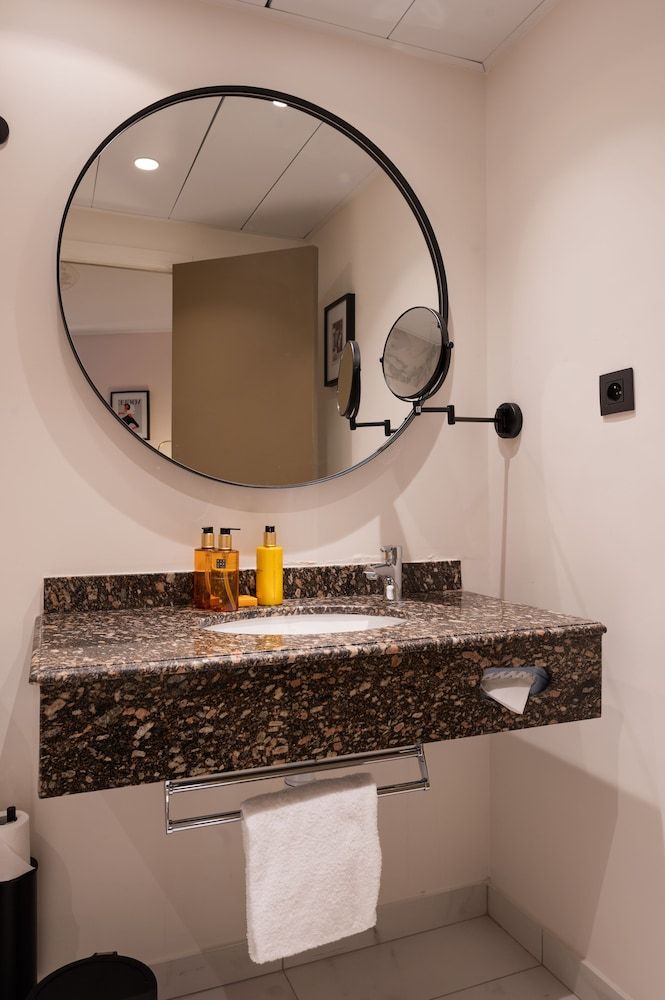 undefined L'Hôtel Royal Saint Germain 10