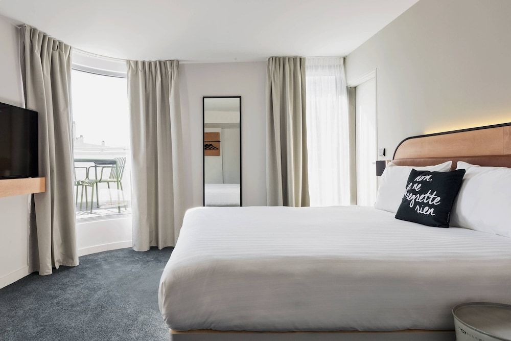 undefined Moxy Paris Bastille France