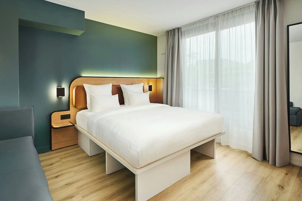 Room, 1 Queen Bed with Sofa bed