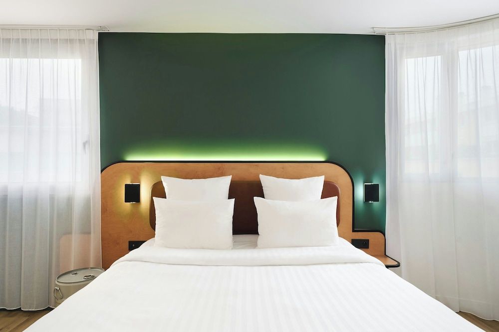 Family Room, 1 Queen Bed with Sofa bed