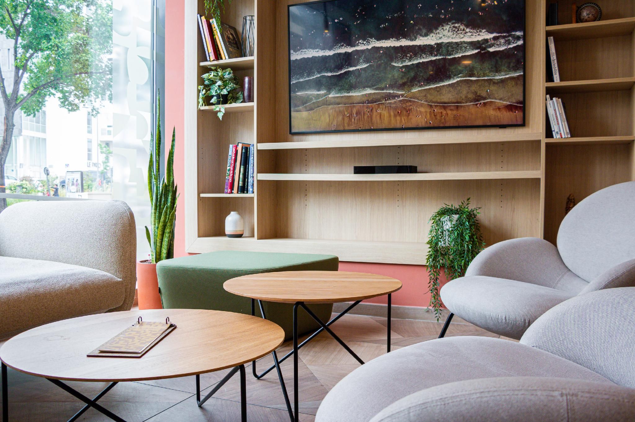 shared lounge/tv area