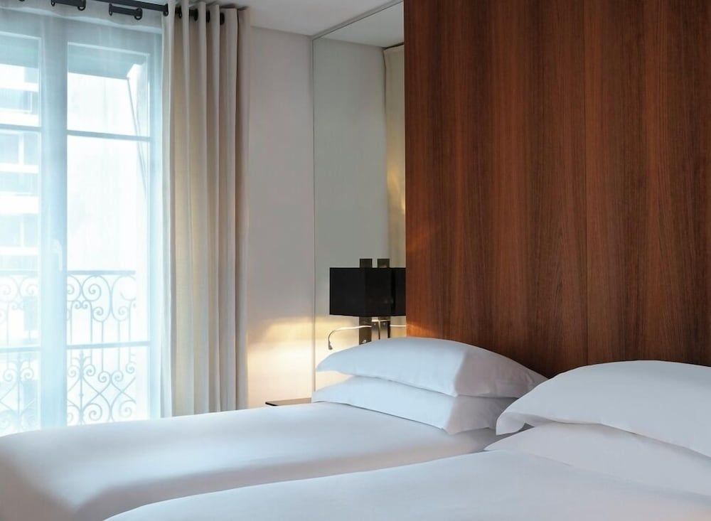 undefined Le Metropolitan Paris Tour Eiffel, a Tribute Portfolio Hotel 9