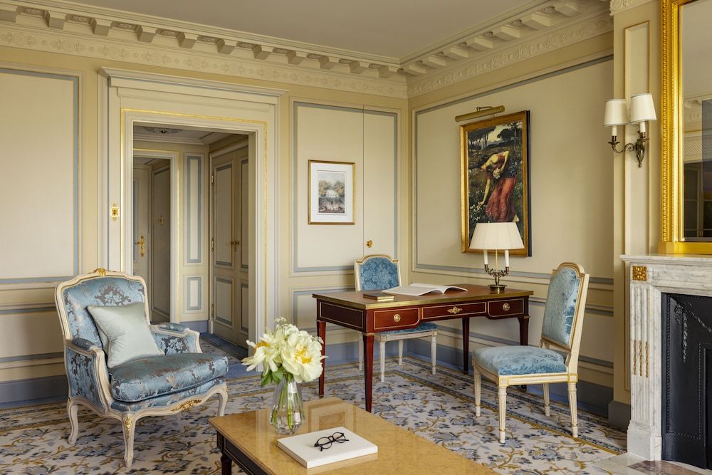 Ritz Paris Executive Suite 7