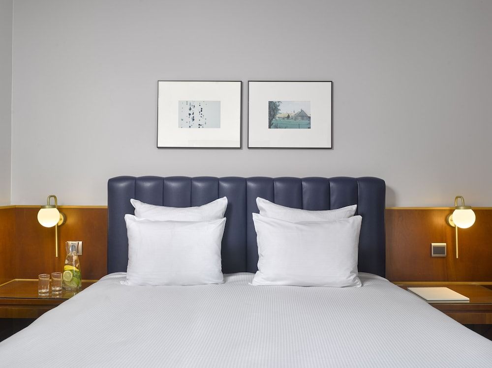 K+K Hotel Cayre Paris Spacious Eiffel Tower View 2