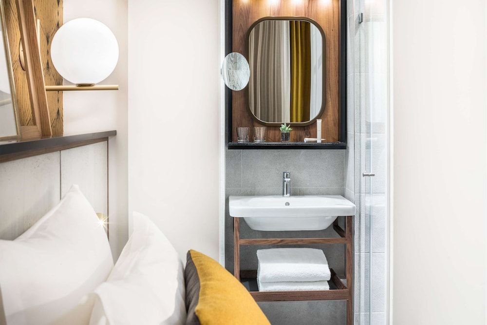 Best Western Plus La Demeure Classic Room, 1 Double Bed, Non Smoking 4