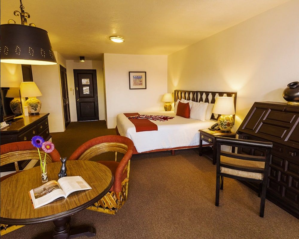 Hotel Victoria Oaxaca Superior Room, 1 King Bed 2