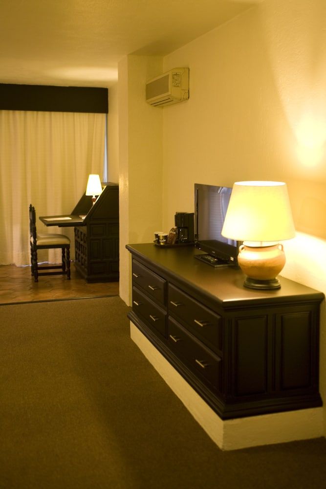 Hotel Victoria Oaxaca Superior Room, 1 King Bed 5