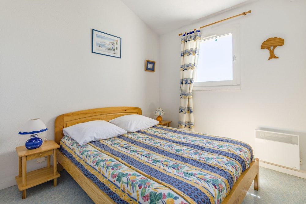 Holiday Home for 6 or Apartment
